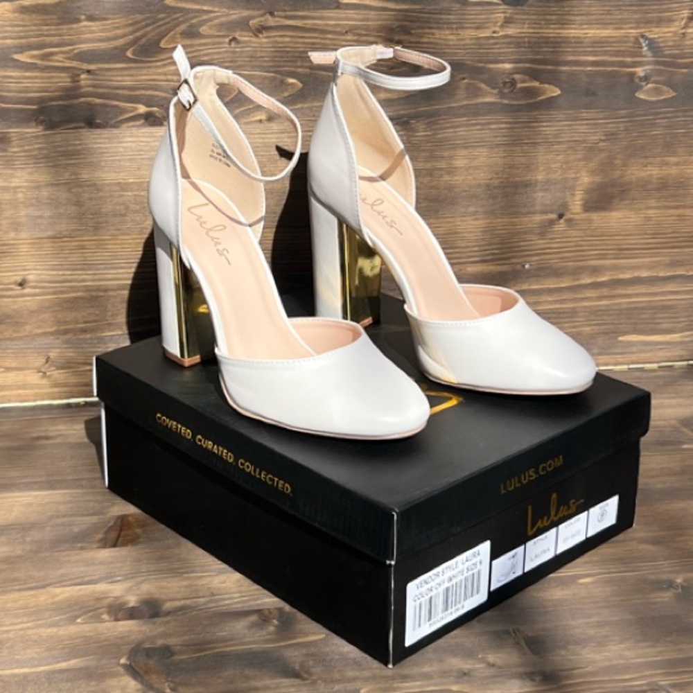 Lulus Vendor Off White Chucky Heel with Gold Accents